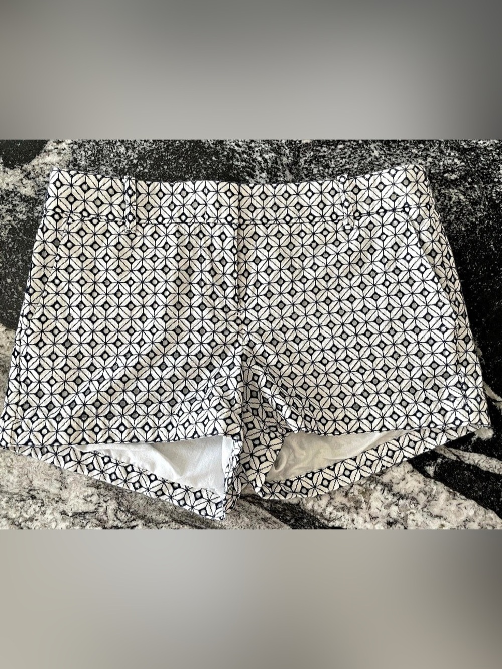 J.Crew F0308 Geometric High Waist Shorts in White & Black 15Size 6 Like New